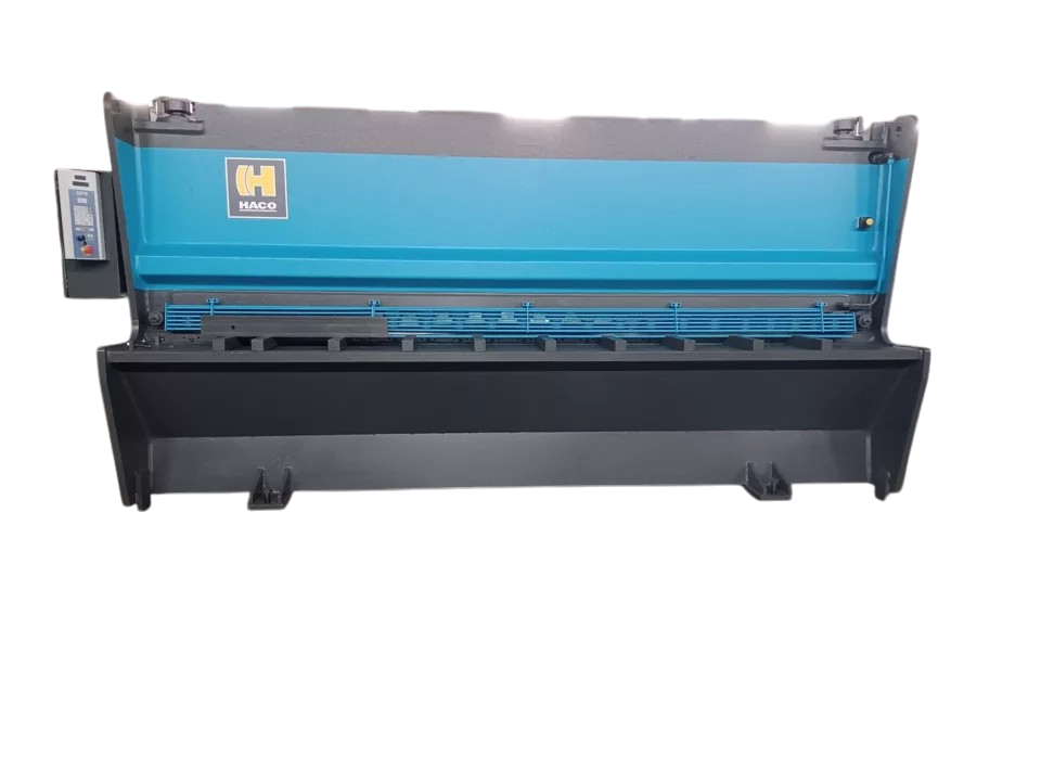 Acheter une machine industrielle performante pour travaux de tôlerie incluant découpe, pliage, et assemblage avec haute précision automatisée à Pau en Nouvelle-Aquitaine