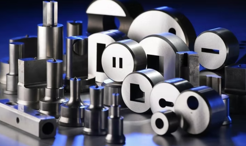 Poinçons et matrices pour Poinçonneuses