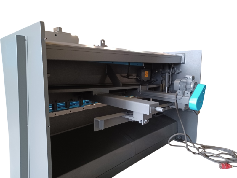 machine outil industrielle cisaillage tole acier inox HACO FHAMO France