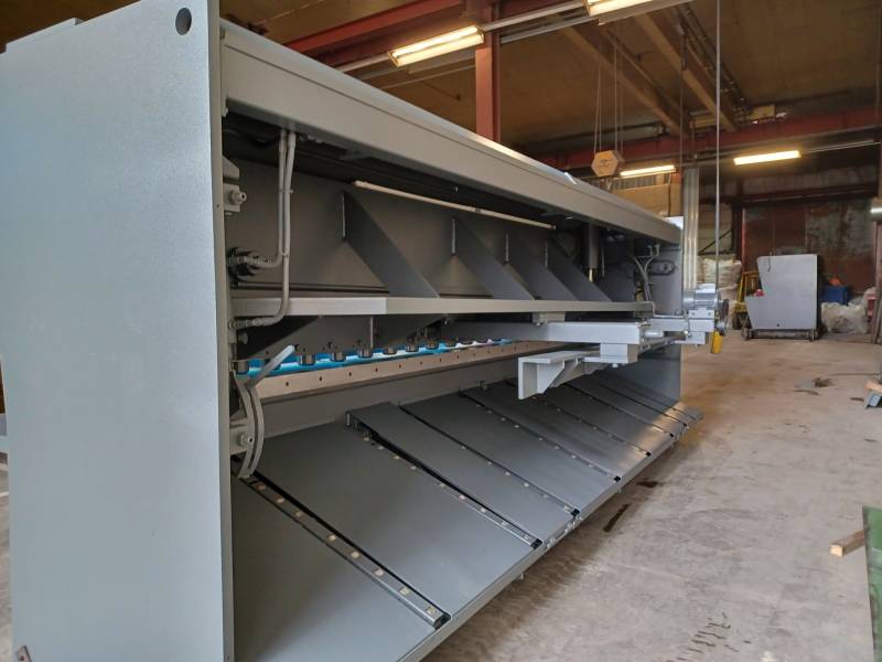 machine outil cisaillage débit coupe métal acier inox occasion FHAMO HACO France