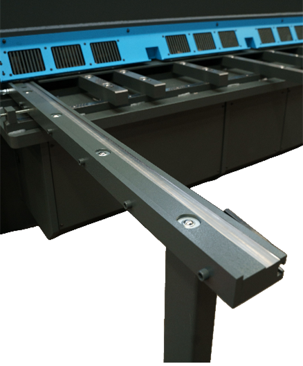 équipement professionnelle pour le débit en tolerie serrurerie HACO FHAMO France Bordeaux 