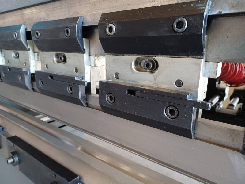 machine outil industrielle occasion pliage HACO FHAMO France 