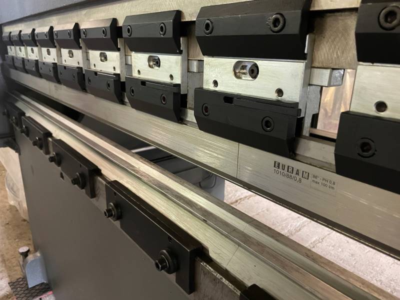 Presse plieuse hydraulique d'occasion - HACO type ERMS 30135 (n°83084) - 3,0 m x 135 T