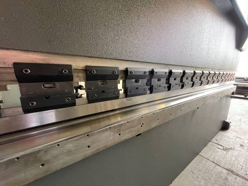 machine outil de tolerie pour pliage de tole occasion HACO FHAMO France 