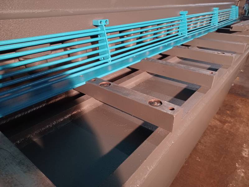 cisaille guillotine hydraulique professionnelle occasion pas cher FHAMO HACO France