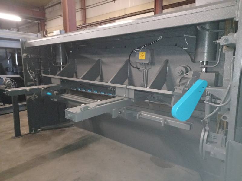 machine outil industrielle cisaillage débit couper métal occasion HACO FHAMO France 