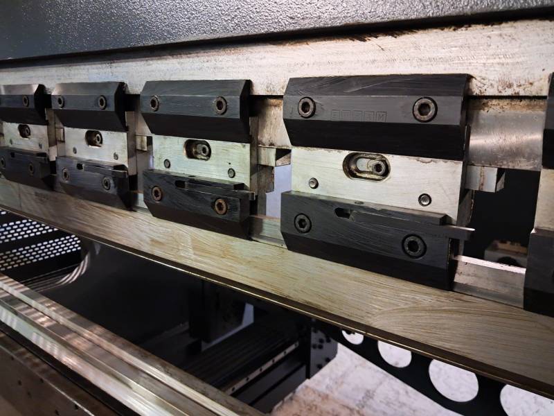 Presse plieuse hydraulique d'occasion - HACO type ERM 30150 (n°80707) - 3,0 m x 150 T