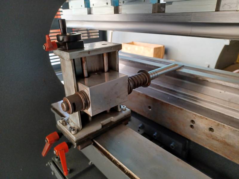 machine outil industrielle presse plieuse occasion HACO FHAMO France 