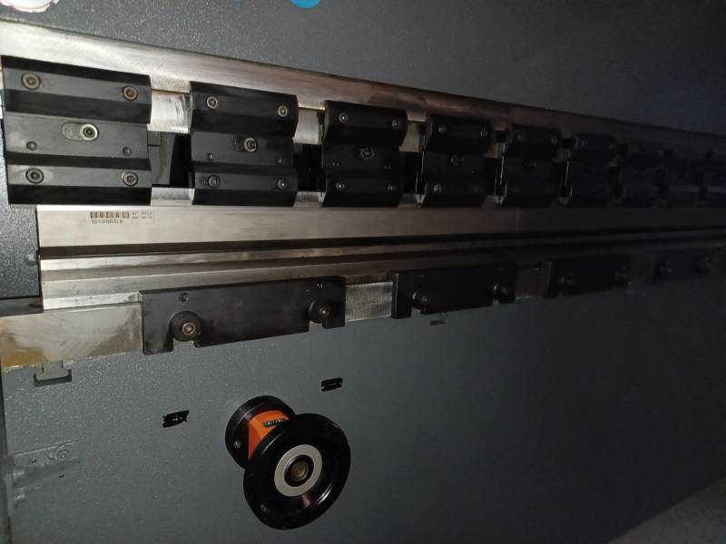 machine outil presse plieuse pliage tole HACO FHAMO France 